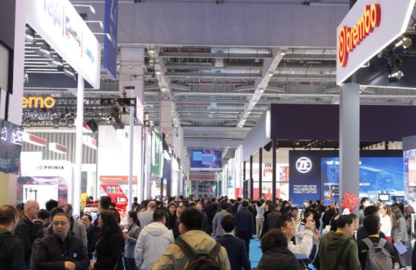 ��ȫ���������г���ҵ��Ŀ��۽��£��Ϻ������˸�չ��ʢ��Ļ