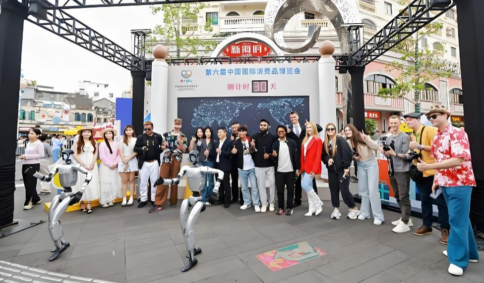 ���������������������ɫ��չ��