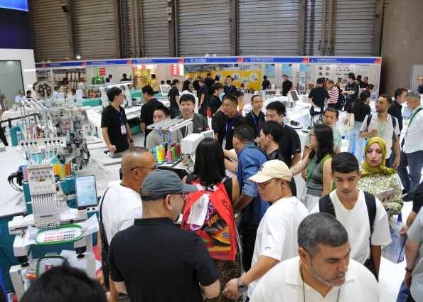 2026�չ�չ.���ݹ�ҵ����չ